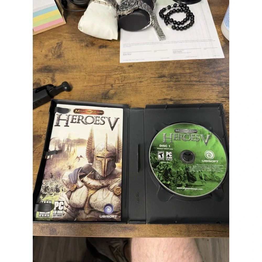 Ubisoft Might and Magic Heroes V 4-Disc Set w/Manual Case PC NTSC 2006 T